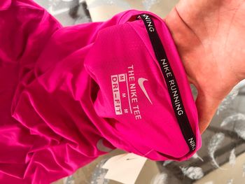 T shirt running rose neuf taille M homme/femme 