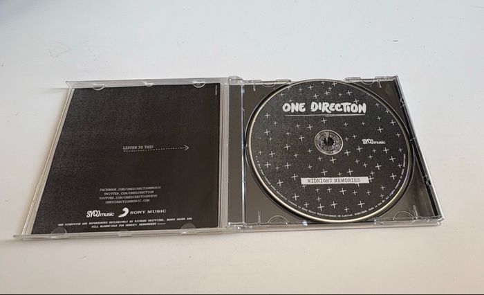 CD One Direction Midnight Memories - photo numéro 3