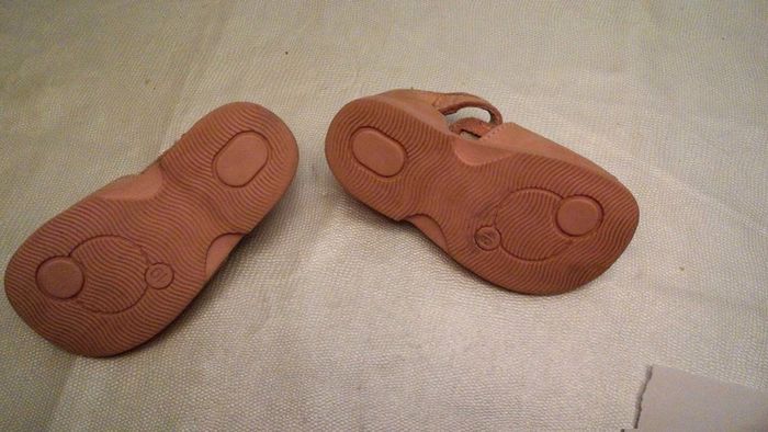 Chaussure ouverte T19 en cuir - photo numéro 2