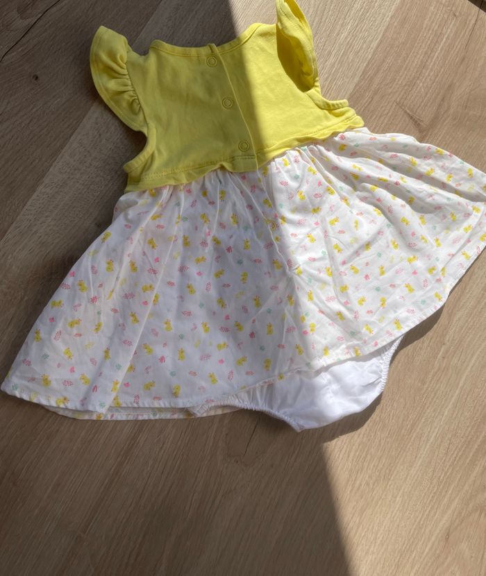 Robe orchestra 3 mois comme neuf - photo numéro 2