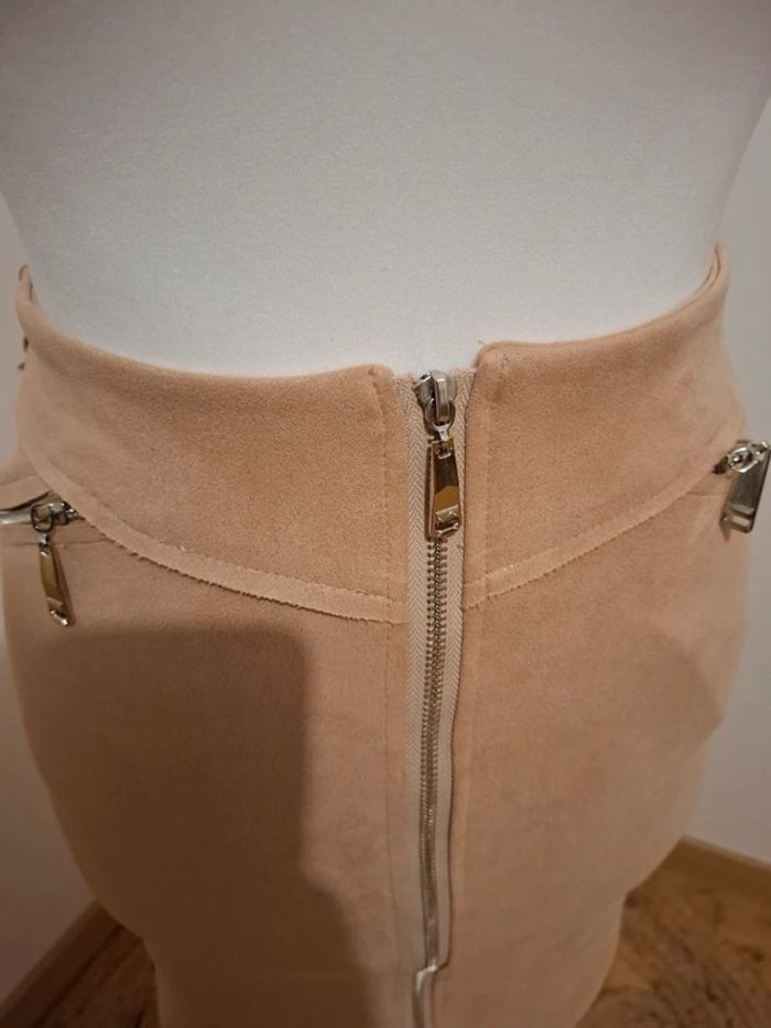 Jupe beige/rose zippée en suédine H F Woman Collection taille M 38 - photo numéro 3