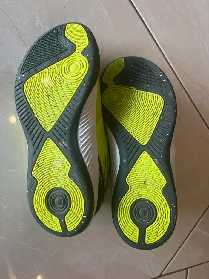Chaussures Futsal Décathlon Inviso - photo numéro 2
