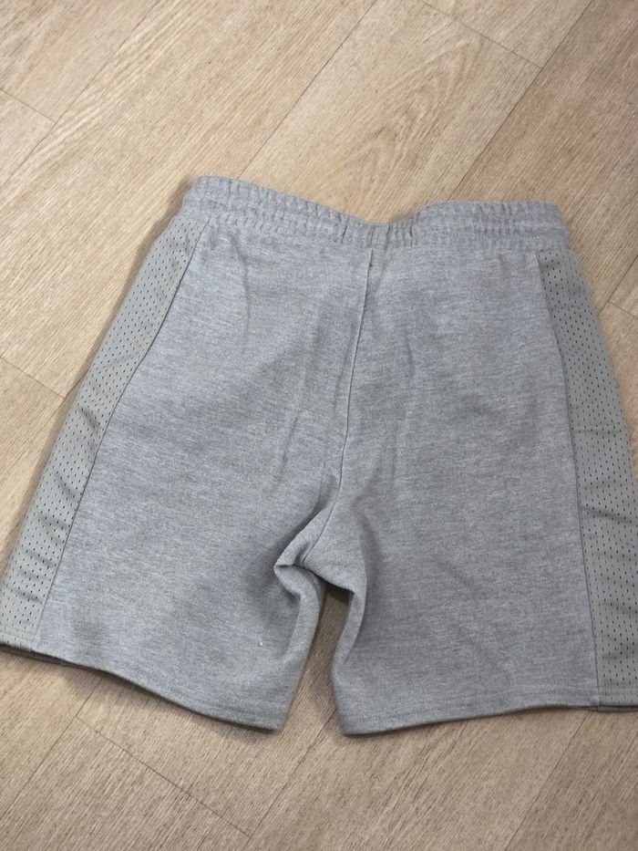 Short de sport garçon WORKOUT – Gris – Taille XS - photo numéro 4