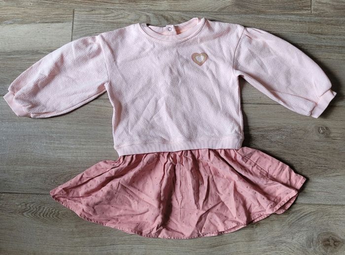 Robe à cœurs taille 36 mois