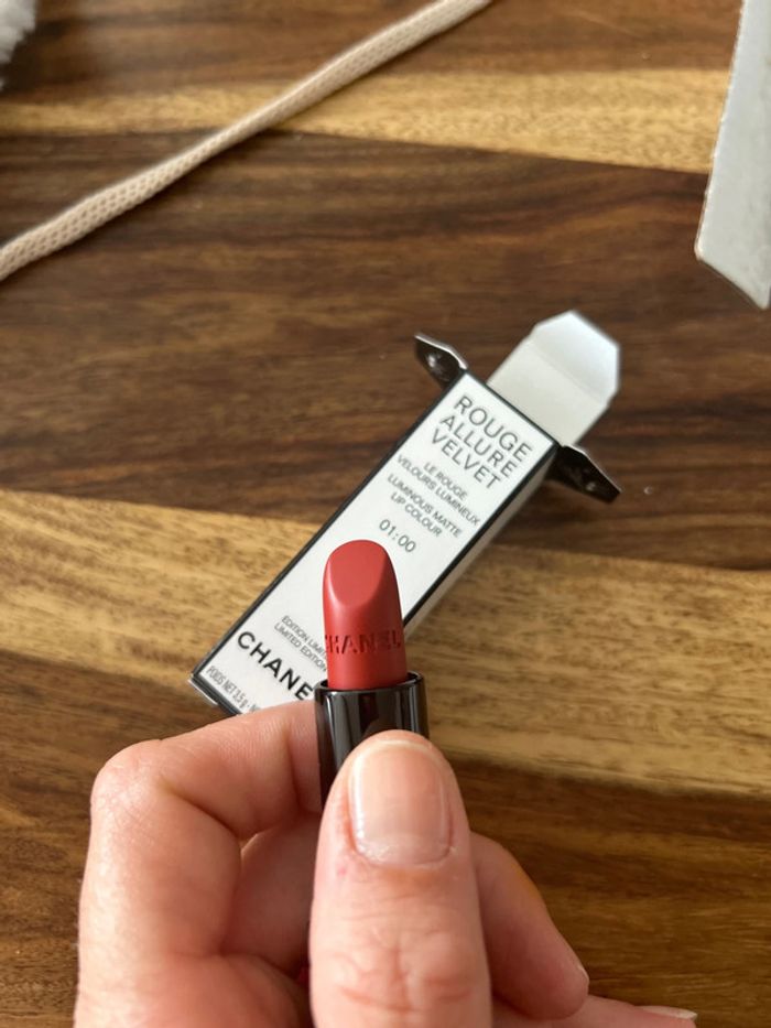 Chanel Rouge Allure Velvet - photo numéro 8