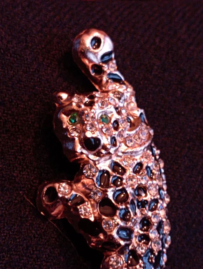 Idée cadeau 🎁 : broche panthère - photo numéro 3