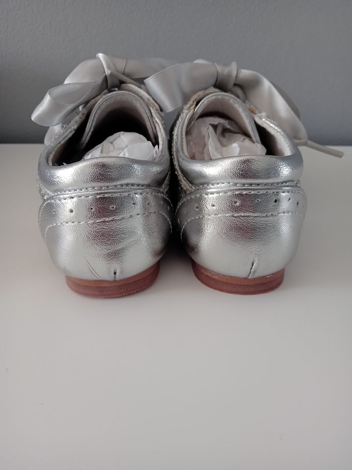 Paire de chaussures argentées 24 - photo numéro 6