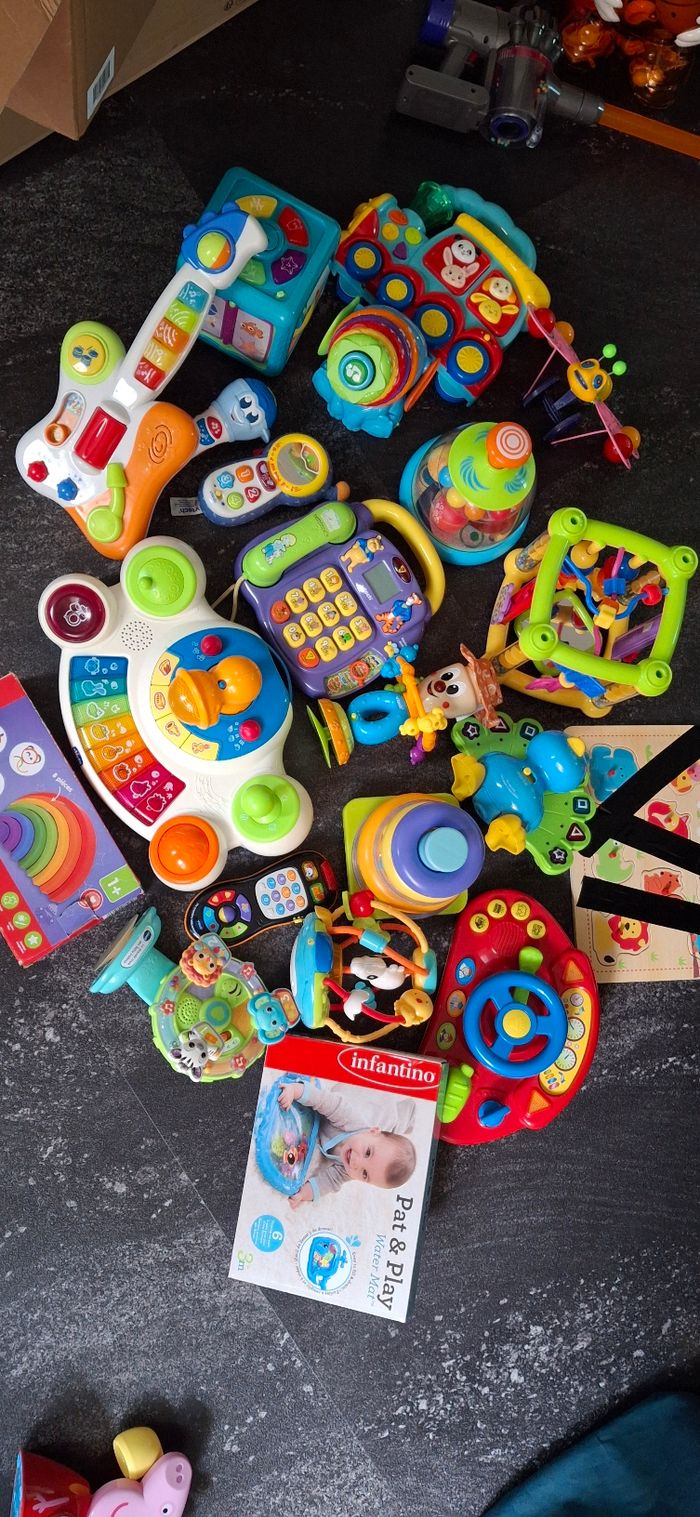Lot  jouets 1er âge d’éveil