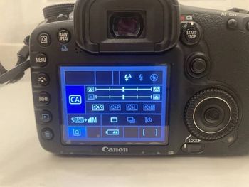Lot reflex numérique Canon EOS 7D avec lot d'accessoires (2 objectifs, alimentation et 2 batteries)