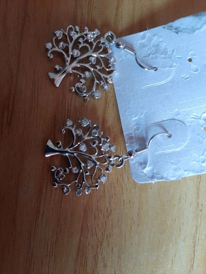 Boucle d'oreille arbre strass neuf - photo numéro 2