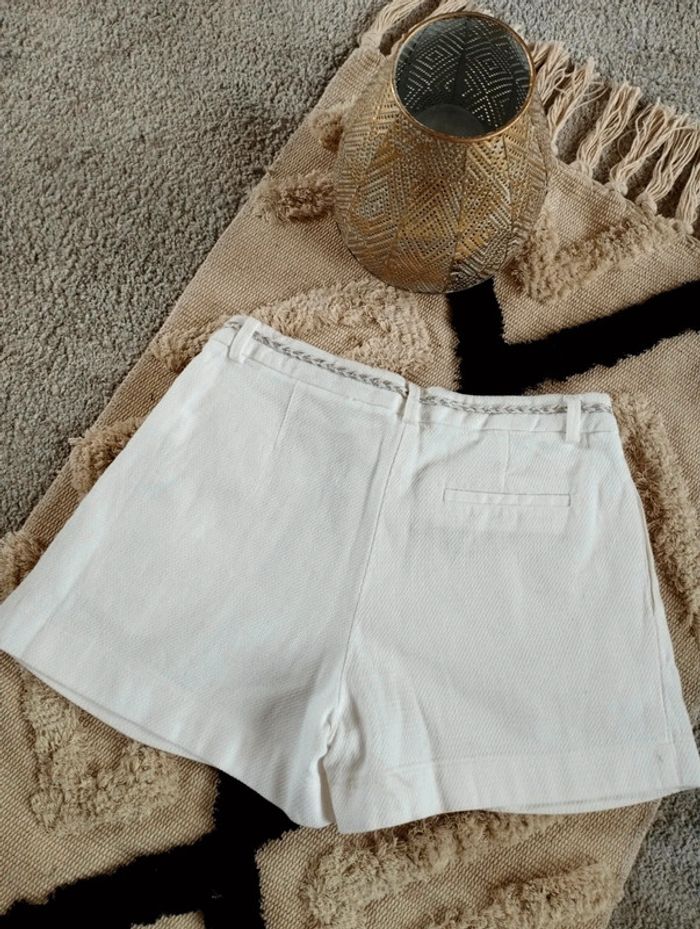 Short blanc cassé - photo numéro 2
