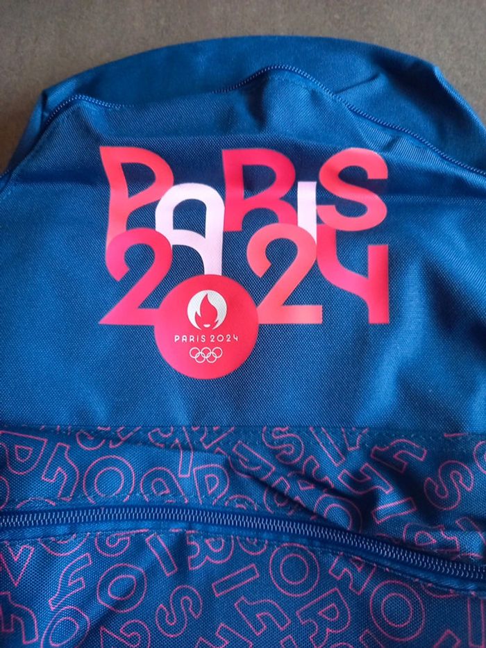 Sac à dos Paris 2024 neuf - photo numéro 2