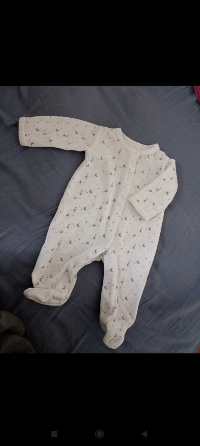 Lot pyjama 1 mois - photo numéro 4