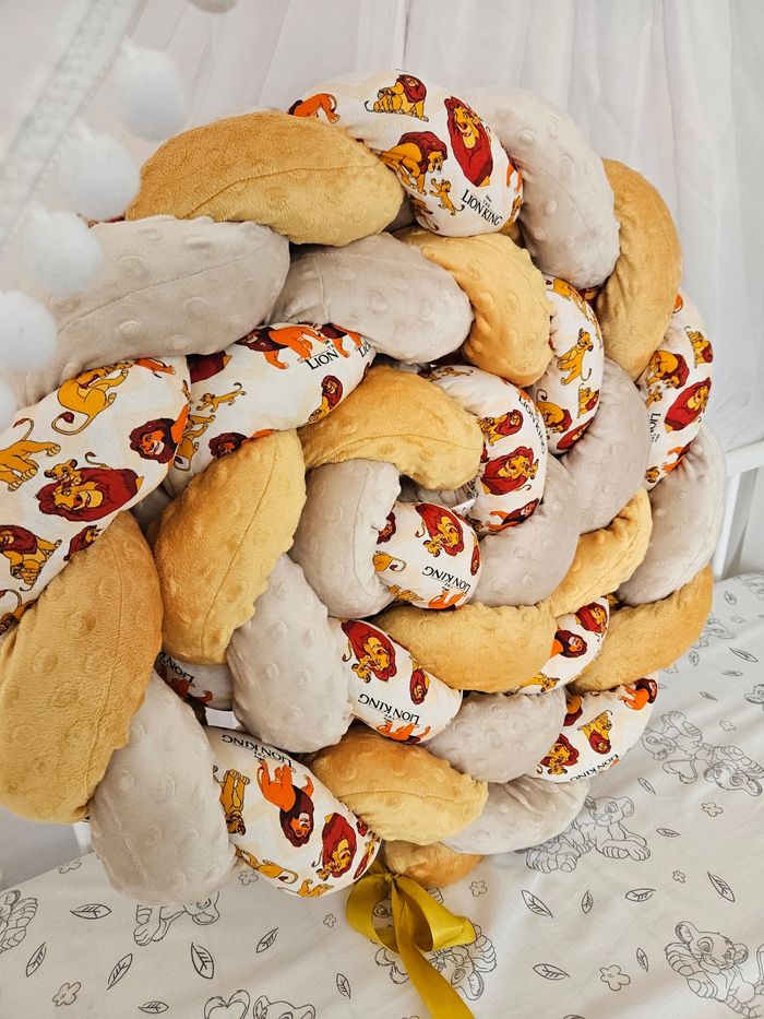 Tresse de lit roi lion