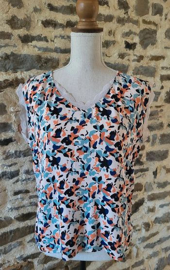 Blouse manches courtes à motifs et dentelle écrue corail et bleu turquoise Pull&Bear Taille 42