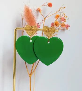 Boucles d oreilles pendantes double coeur vert or paillettes