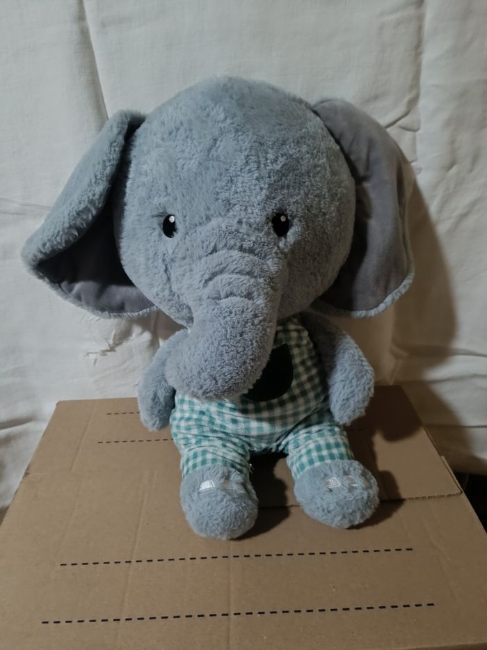 Peluche éléphant