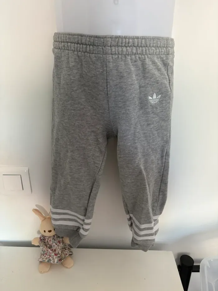 Jogging Adidas 18-24 mois - Gris - Très bon état