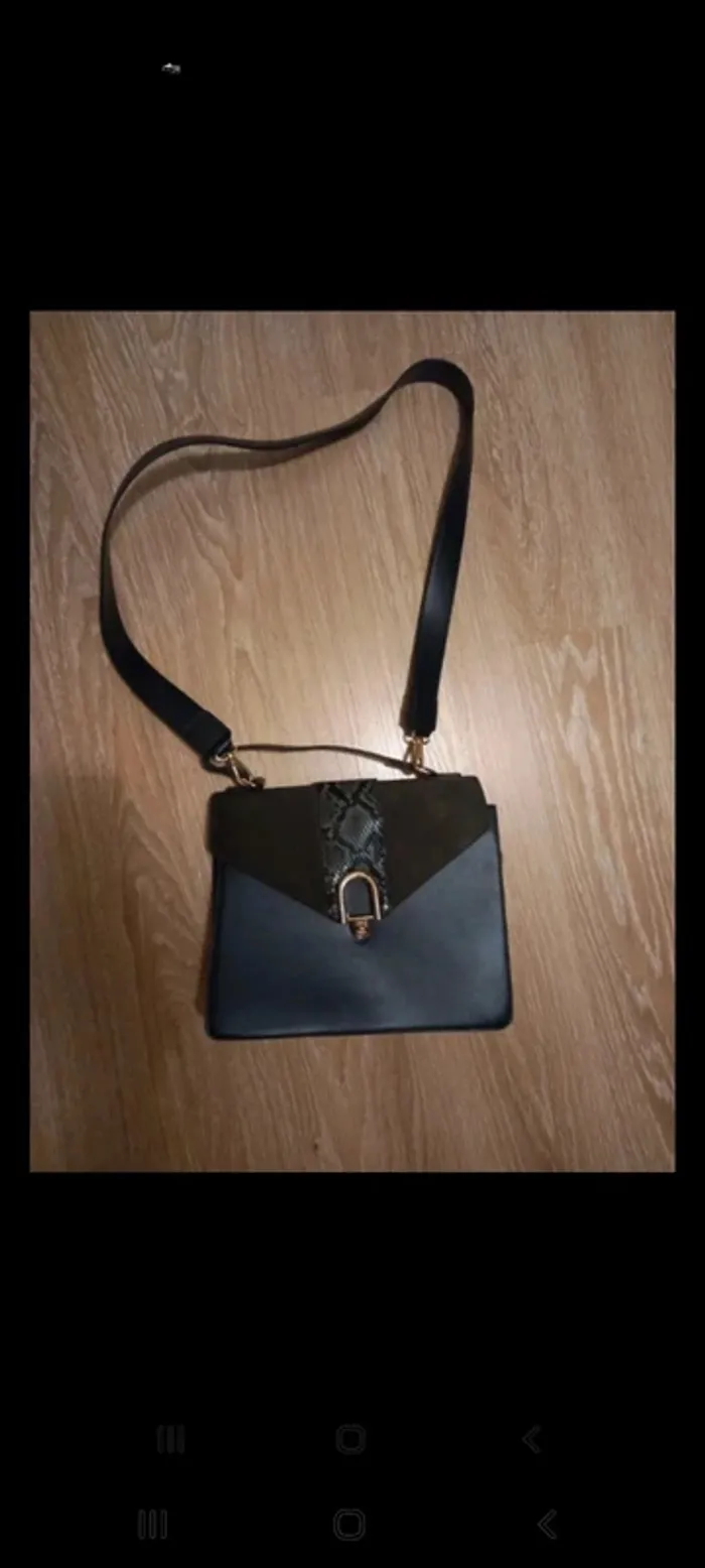 Sac Bata bleu marine détail python neuf - photo numéro 9