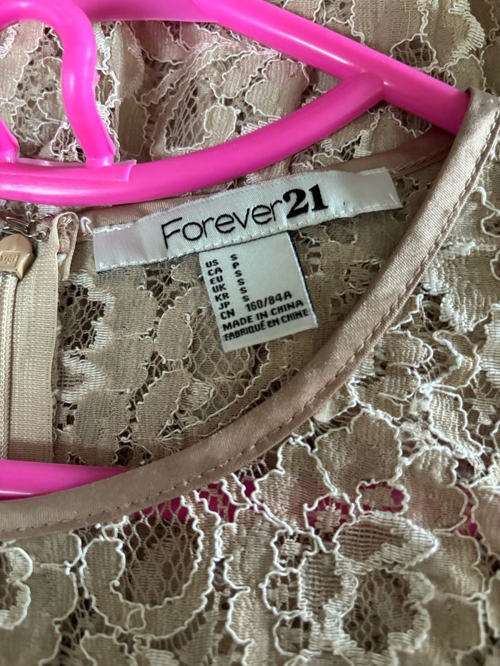 Robe dentelle - photo numéro 3