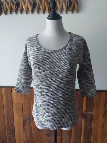 Pull gris col rond