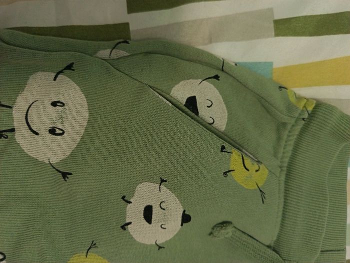 Pantalon vert smileys 80 cm - photo numéro 2