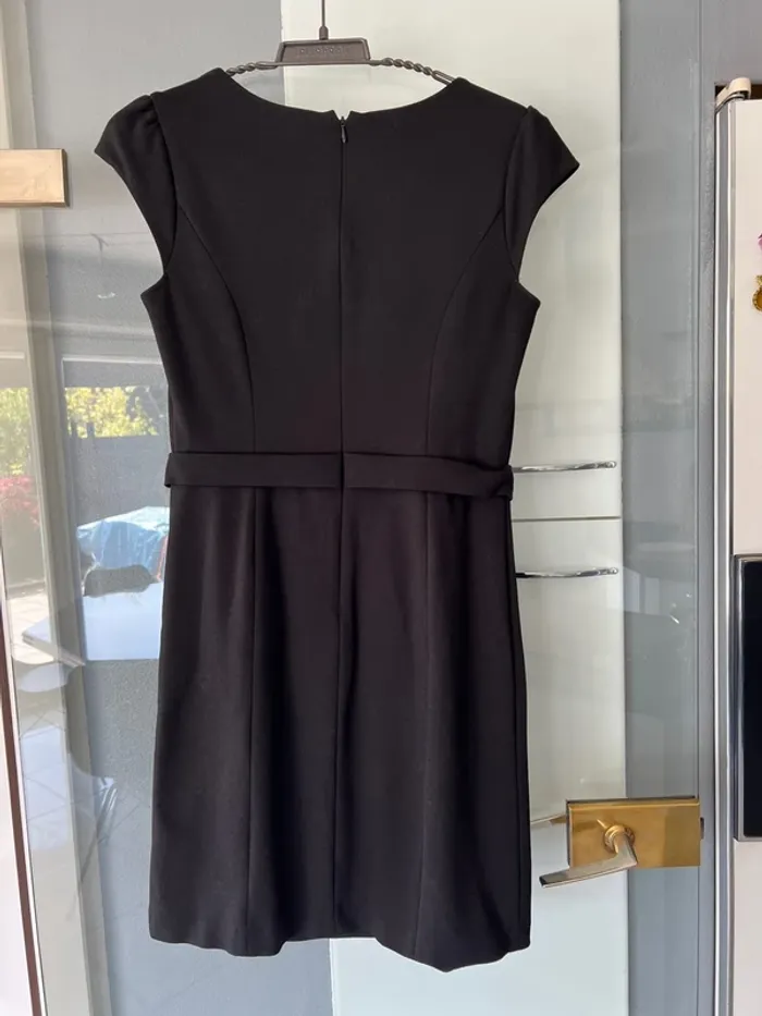 Petite robe noire - photo numéro 4
