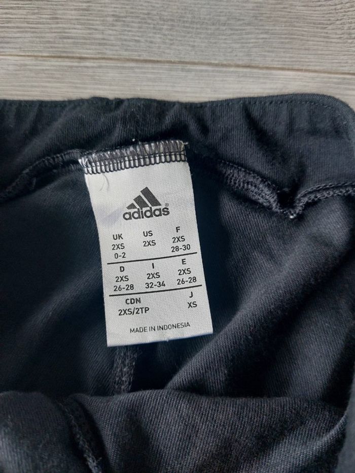 Corsaire Adidas taille 2XS (28 -30) - photo numéro 5