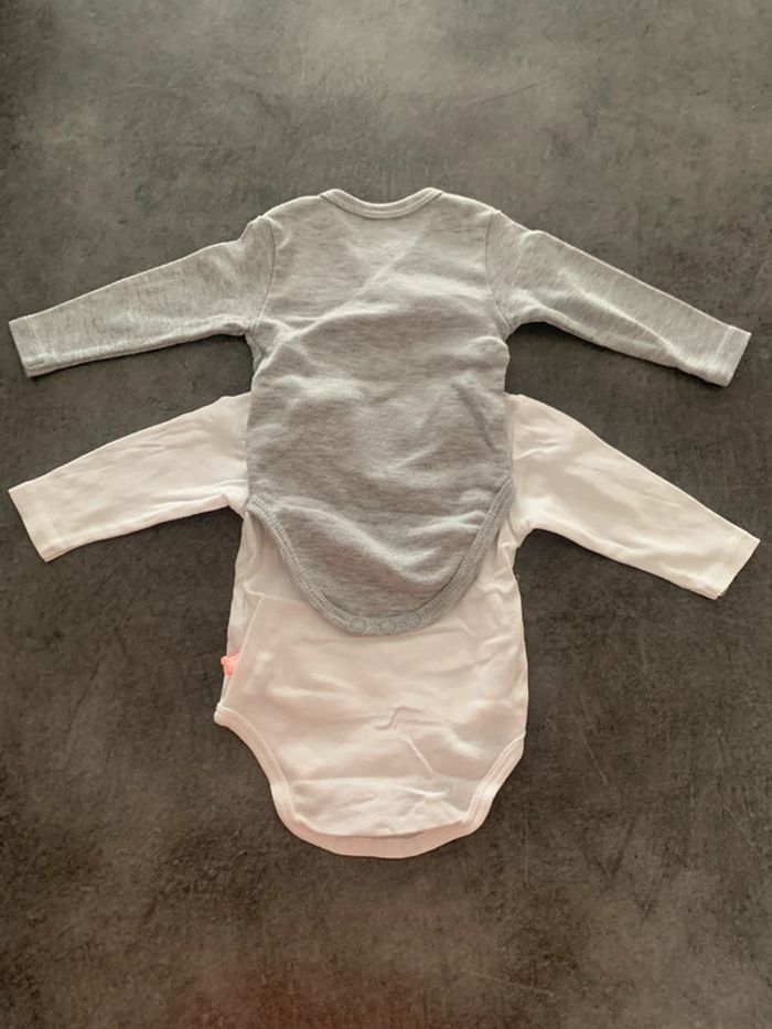 Lot de 2 bodies 1 mois - photo numéro 2