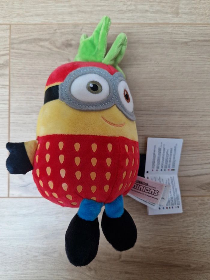 Peluche Minions Stawberry bob neuf