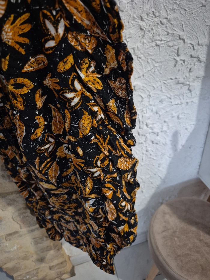 Magnifique robe longue portefeuille avec volants sur le bas de la jupe Kiabi taille 50 - photo numéro 5