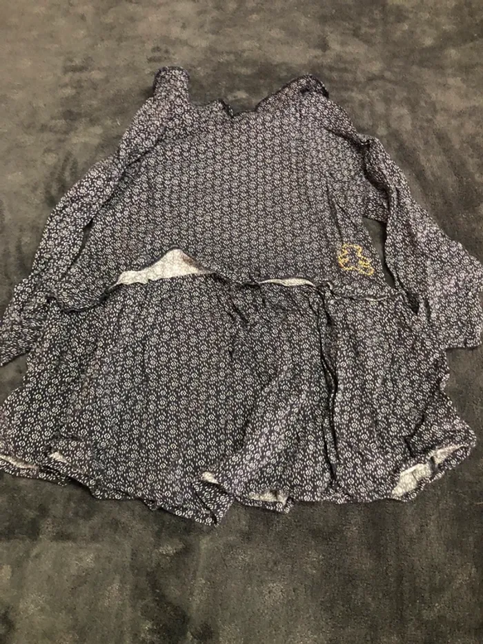 Lot vêtements fille 5 ans jupes tee shirt veste short catimini - photo numéro 7