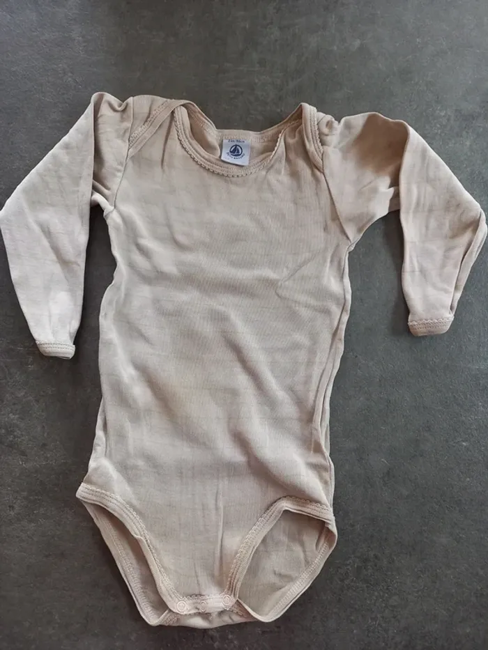 Lot bodies Petit Bateau 24 mois - photo numéro 4