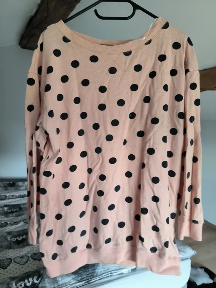Pull rose à pois noir long femme