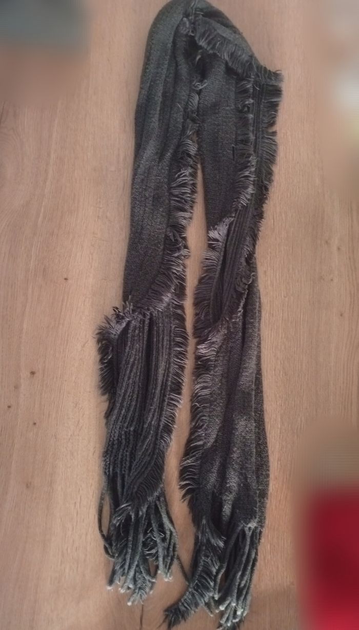 Écharpe longue gris