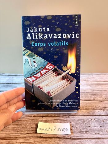 Corps volatils  jakuta alikavazovic