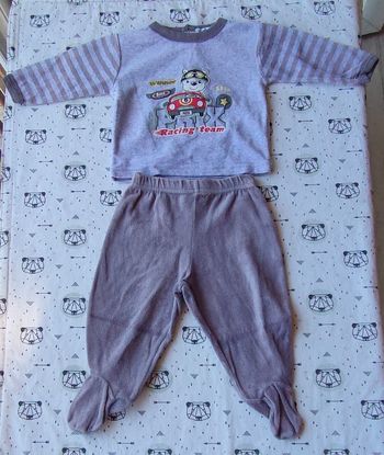 Pyjama 2 pièces en velours  taille 9 mois