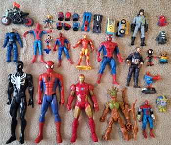 🦸‍♂️ Gros lot de figurines et jouets Marvel - Spiderman, Iron Man, X-Men, ...