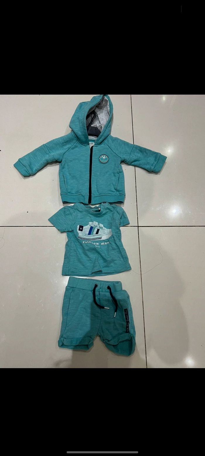 Ensemble ikks bébé taille 3 -6 mois