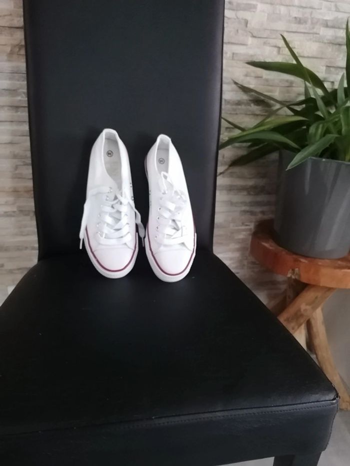 Basket en toile NEUVES taille 36