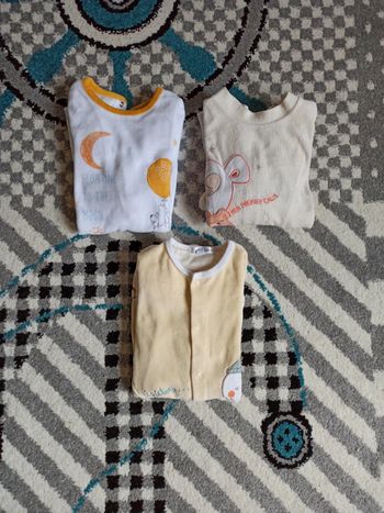 LOT de 3 pyjamas en velours - Taille 18 mois