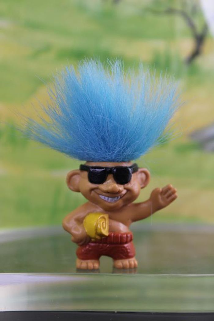 Lot figurines trolls en vacances - photo numéro 3