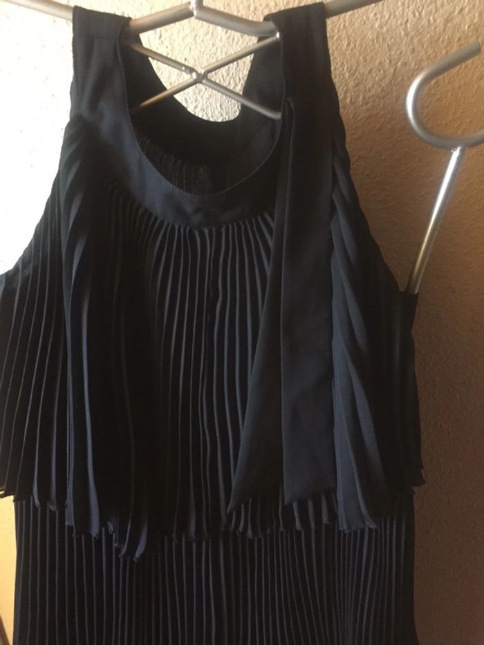 Robe noir plissée évasée longueur genou - photo numéro 5