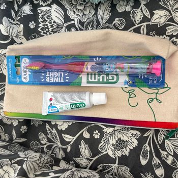 Lot de produit dentaire enfant / brosse à dent dentifrice