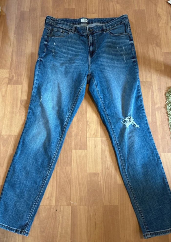 Jean troué slim kiabi taille 48