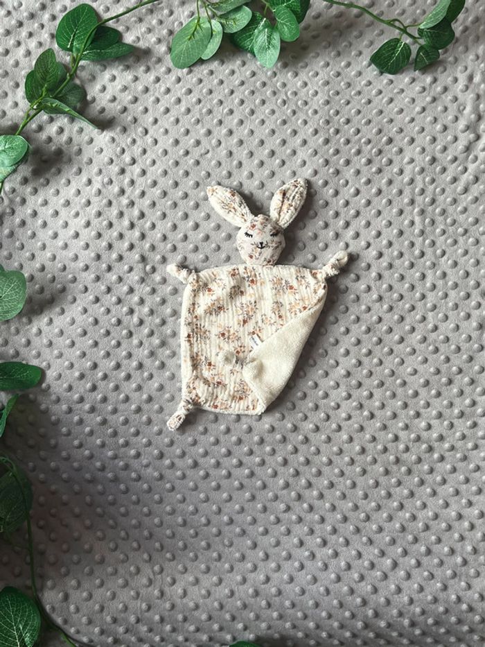 Doudou lapin personnalisé