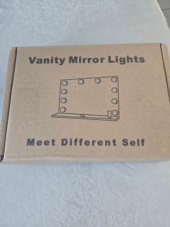 Lumiere de coiffeuse .