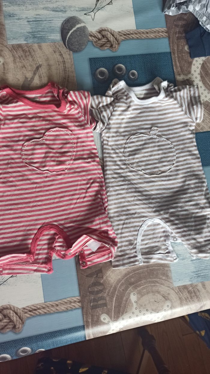 Lot de vêtements 1 mois - photo numéro 3