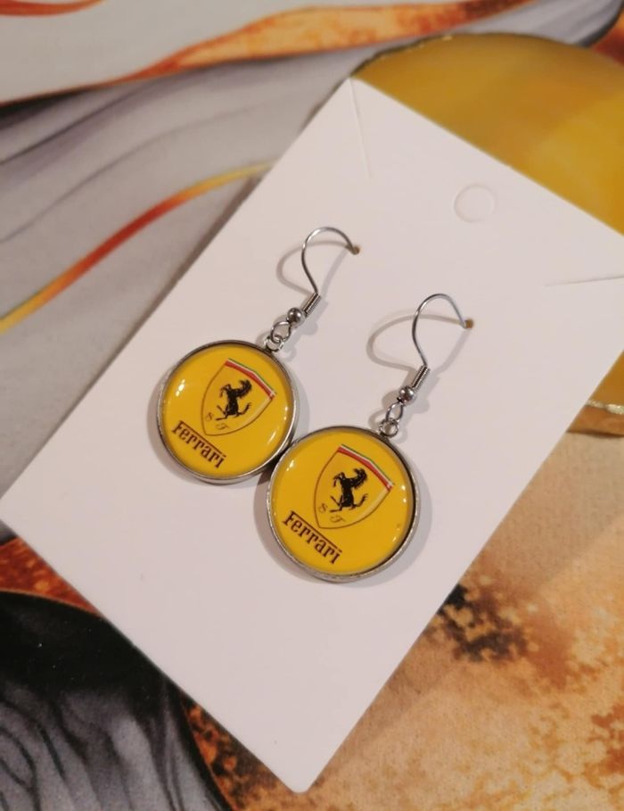Boucle d'oreille Ferrari - photo numéro 2