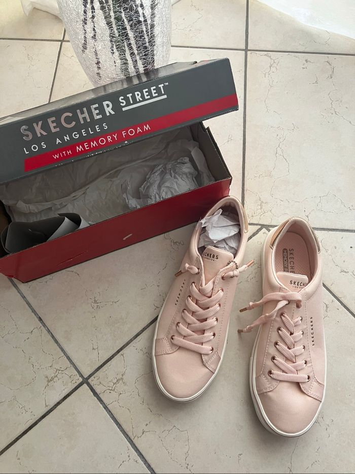 Très belles baskets rose pâle Skechers T.40 🌸 - photo numéro 3